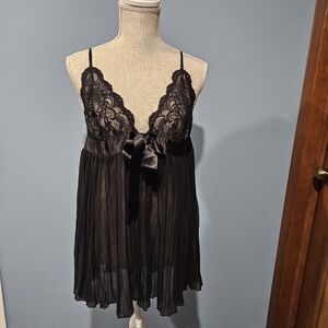 Victoria's Secret Black Lace Chemise with Sheer Pleats XL